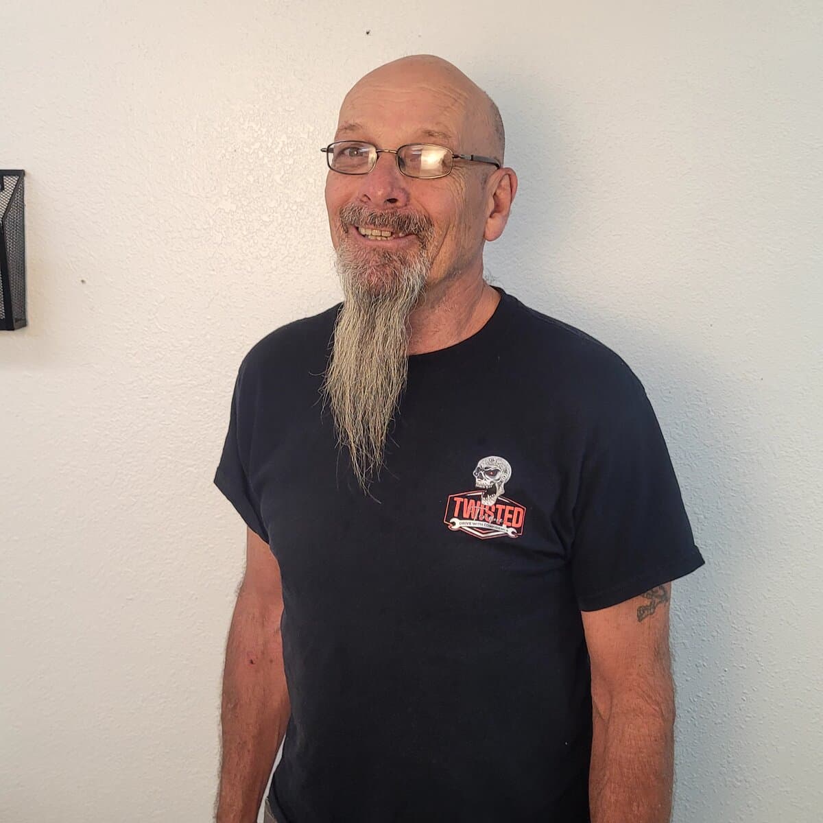 Tom, Builder